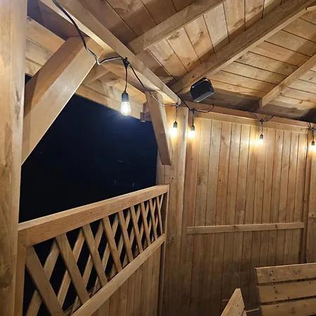 Domek Nad Stawem Agroturystyka Holiday home *